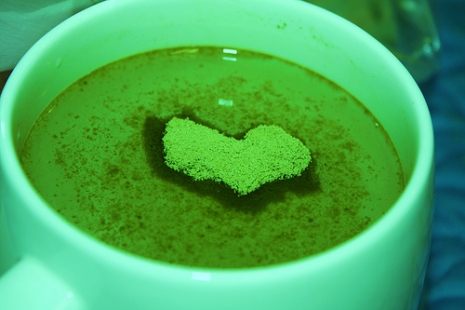 Green Tea! (Via <a href="http://www.flickr.com/photos/pinksherbet/3490127306">D. Sharon Pruitt</a>.)
